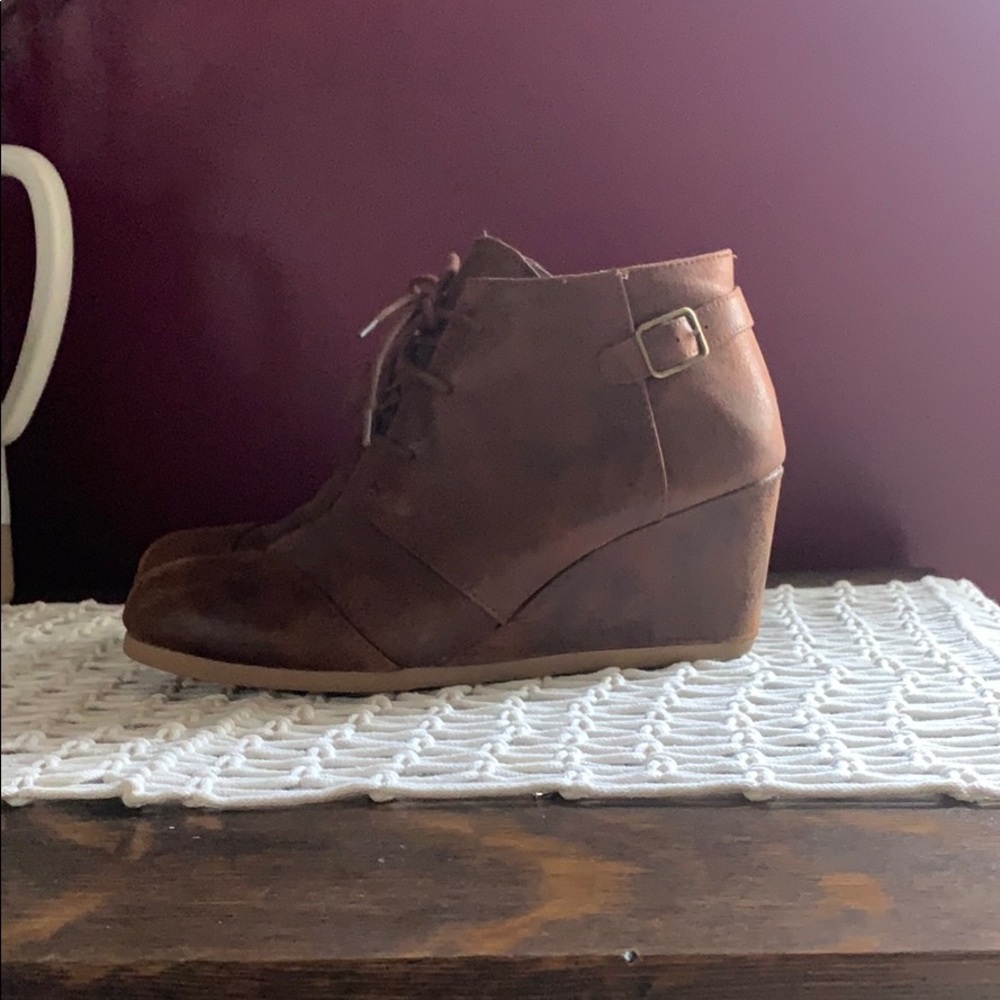 Women’s brown wedge boots
